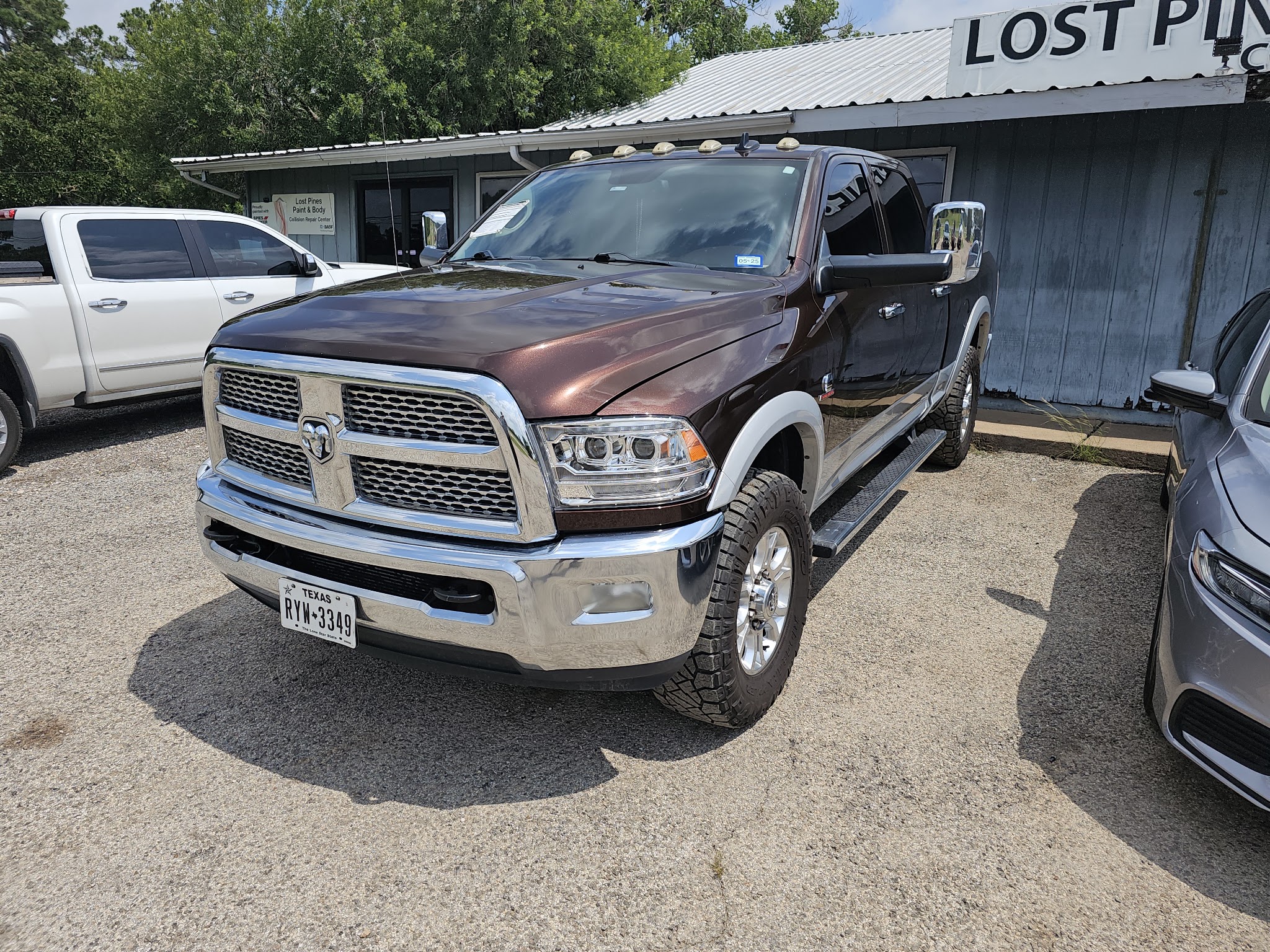 Lost Pines Paint & Body exterior on State Hwy 71